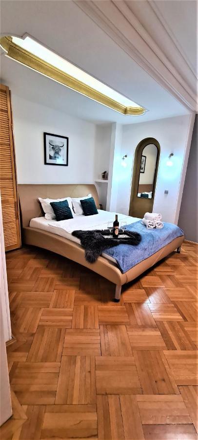 Central Arghezi Art Deco Apartment Piata Universitatii Boekarest Buitenkant foto