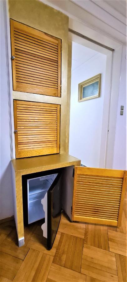 Central Arghezi Art Deco Apartment Piata Universitatii Boekarest Buitenkant foto